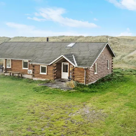 Beach Front Home In Harboore With Sauna Vakantiehuis *