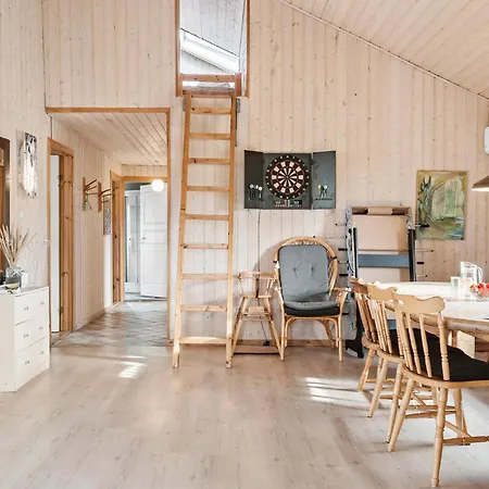 Vakantiehuis Beach Front Home In Harboore With Sauna Harboør