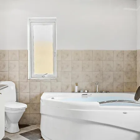 In Harboore With Kitchen